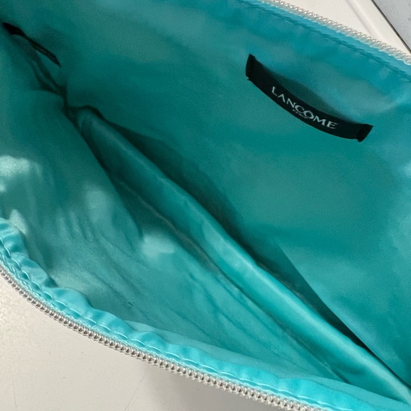 Lancôme large, gorgeous woven makeup bag - Picture 7 of 8